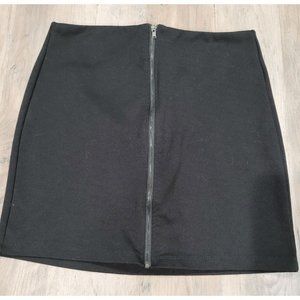 Women's Forever 21 Black Front Zip Mini Skirt, Size M